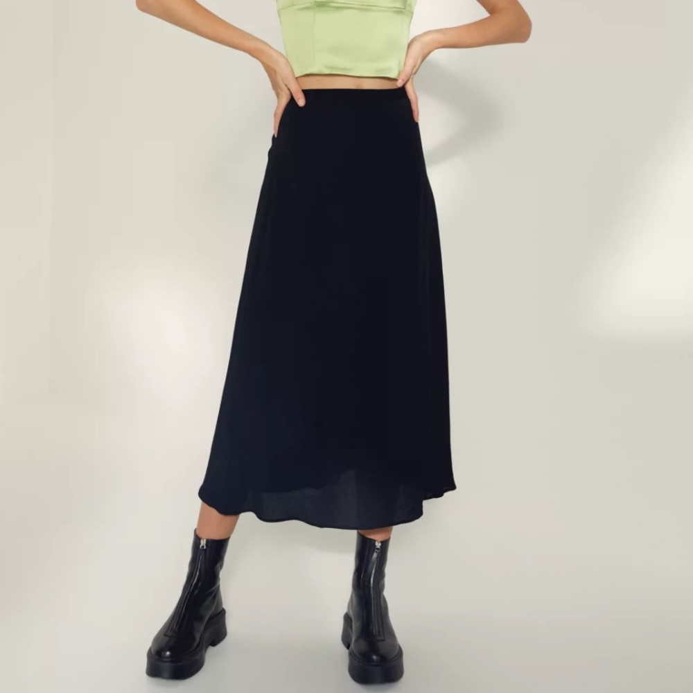 Aritzia Wilfred Black Midi Skirt